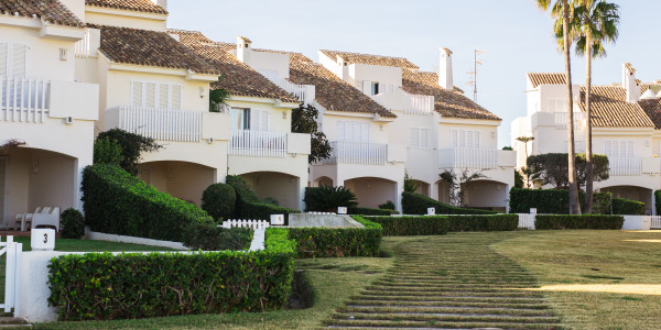 Compraventa de Inmuebles en Alcalá de Henares · Adosados