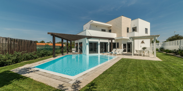 Inversores, Intermediarios, Agentes y Brokers Inmobiliarios en Alcalá de Henares · Villas